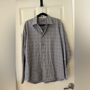 Men’s Robert Graham black/white patterned long sleeve button down skulls L/XL